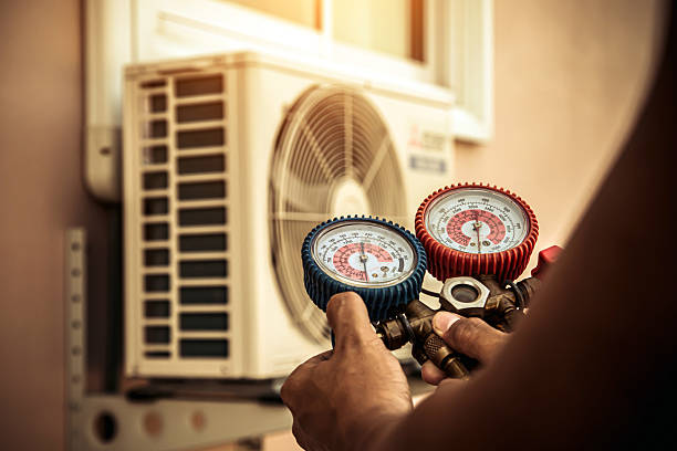 Professional Hvac technician working in Jonesboro, GA